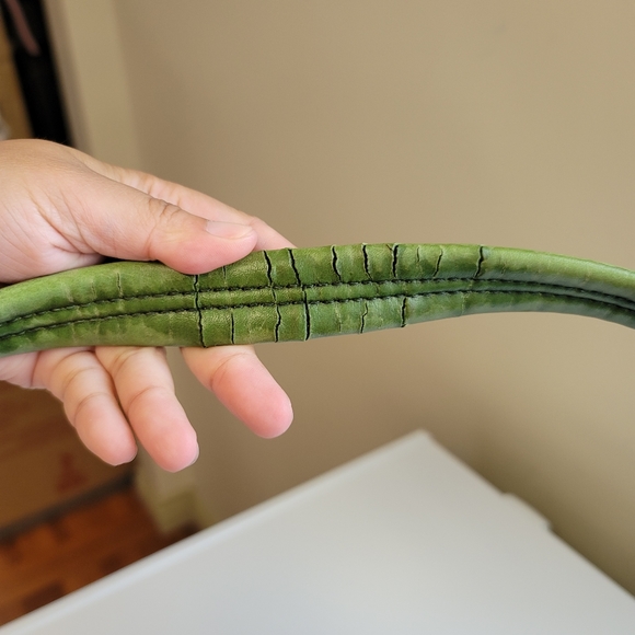 Matt & Nat Shoulder Bag in Olive Green - Picture 5 of 16